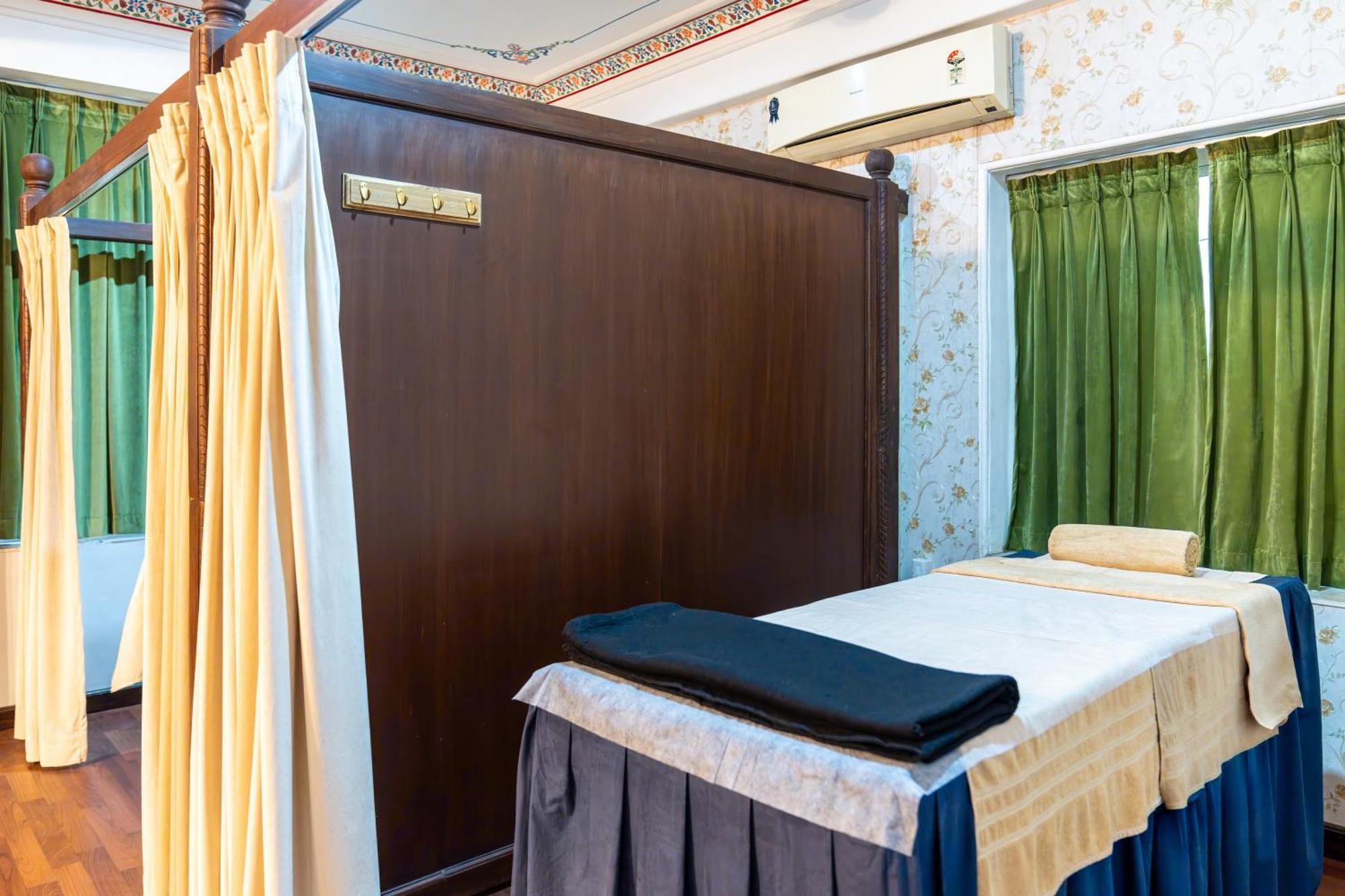 Udaigarh - Udaipur Hotel Eksteriør billede