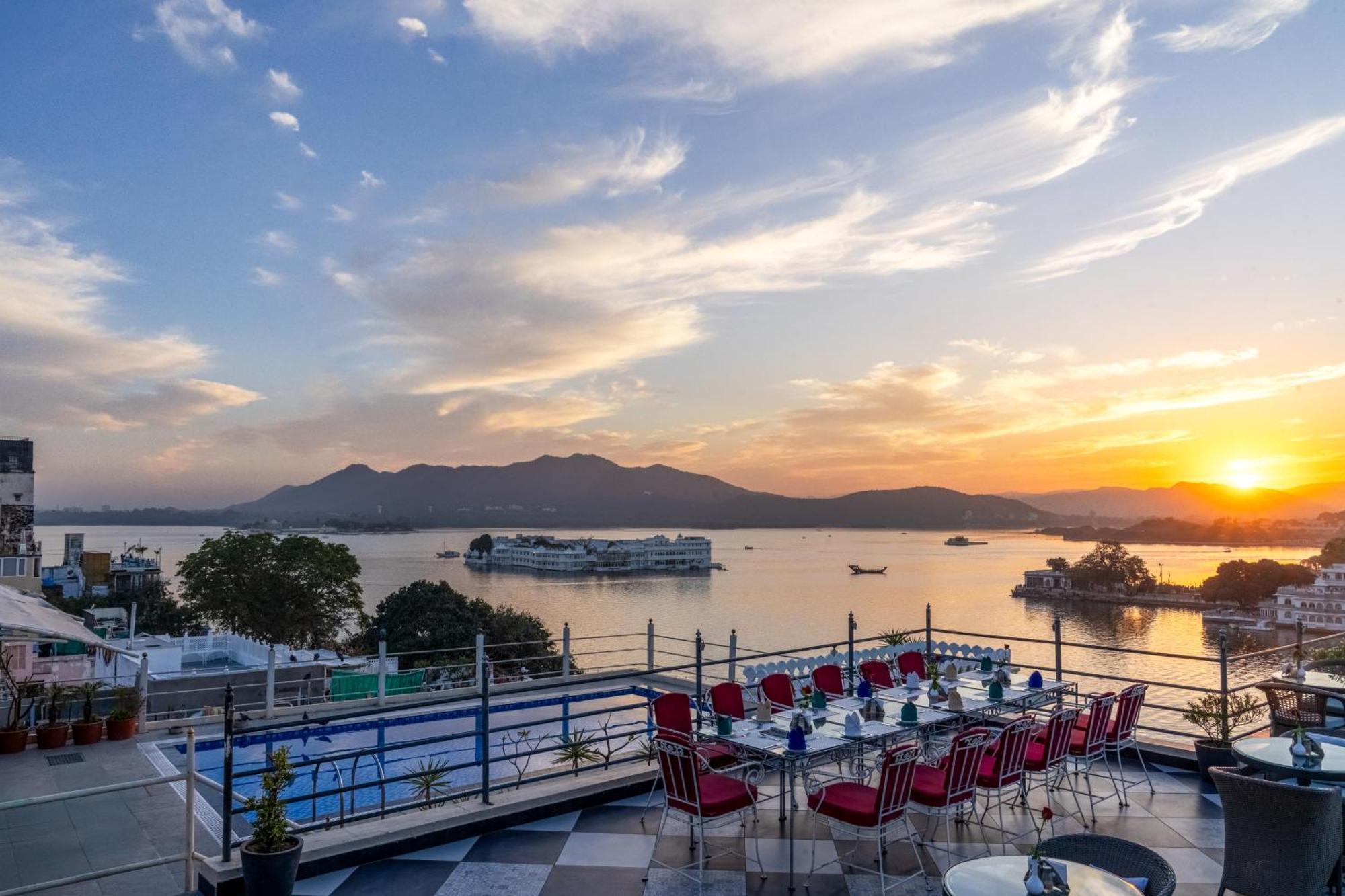 Udaigarh - Udaipur Hotel Eksteriør billede