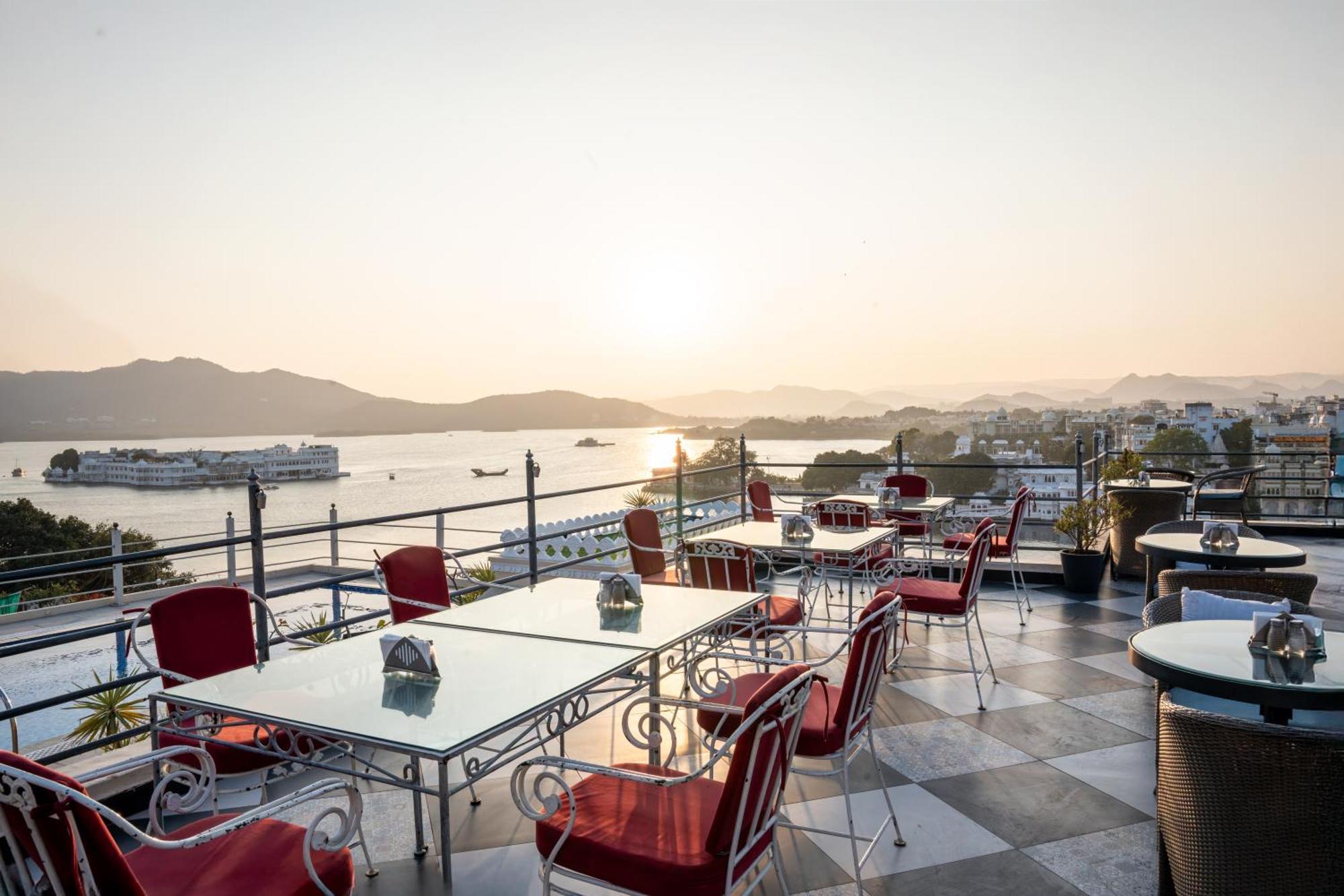 Udaigarh - Udaipur Hotel Eksteriør billede