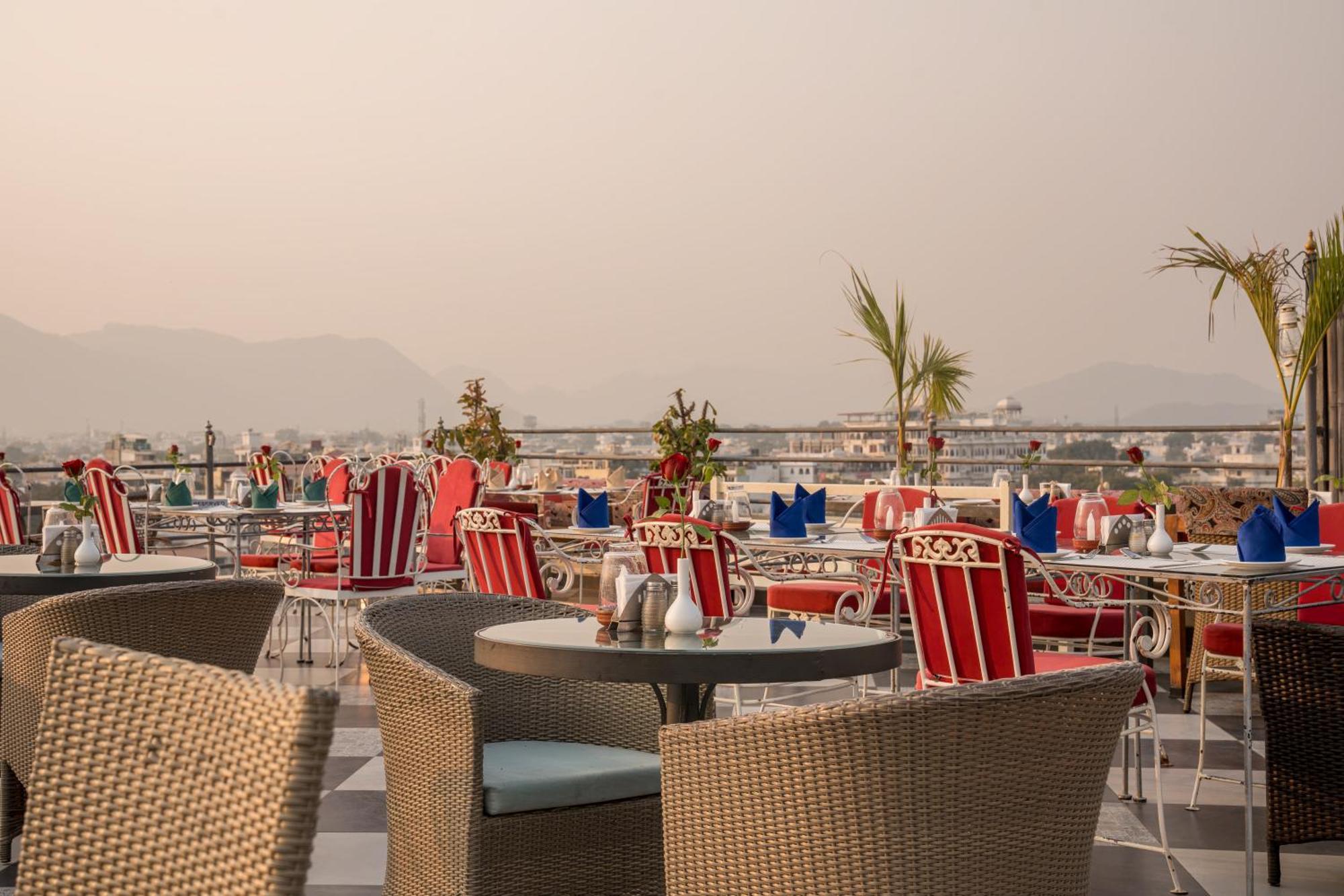 Udaigarh - Udaipur Hotel Eksteriør billede