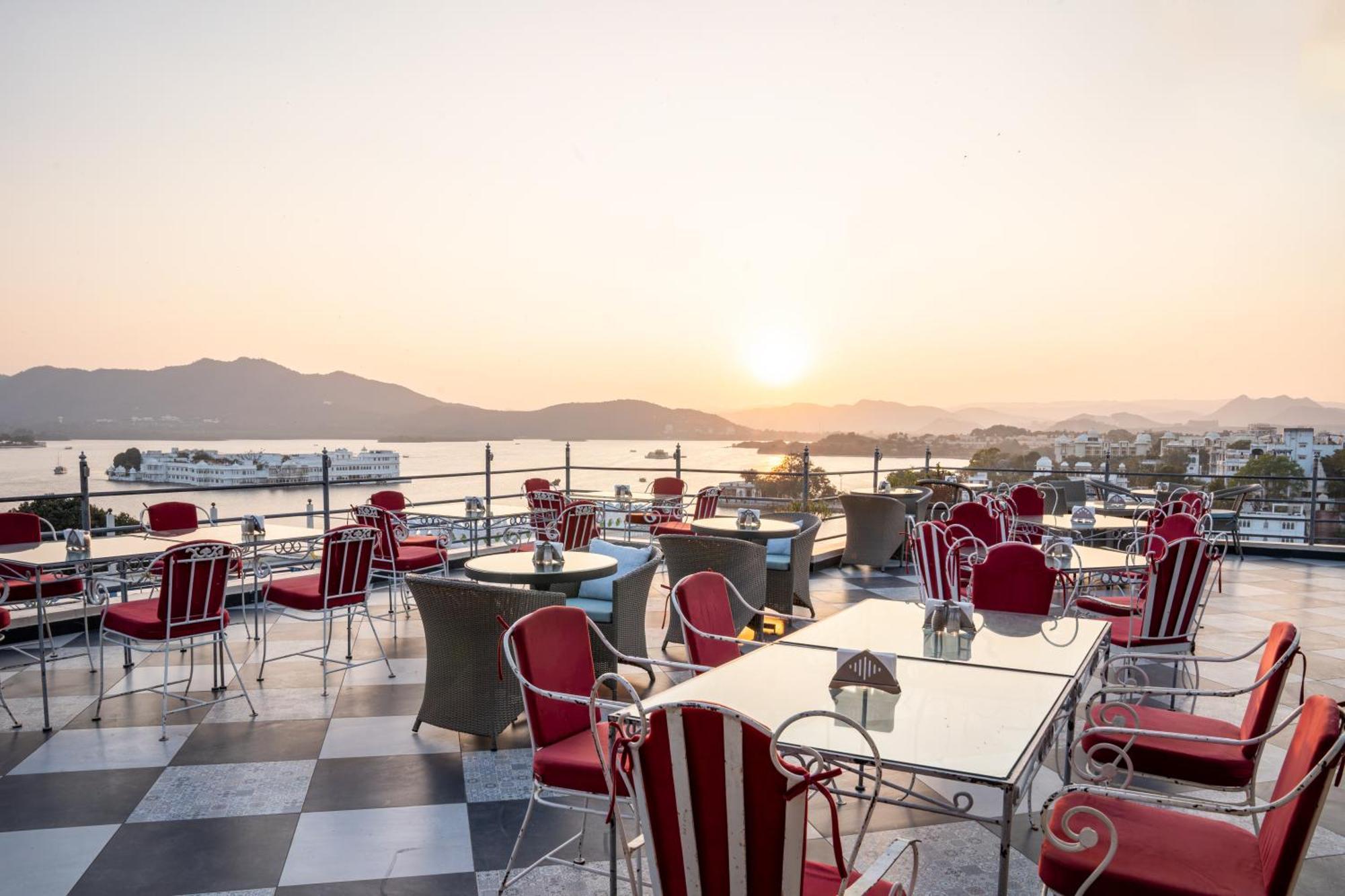 Udaigarh - Udaipur Hotel Eksteriør billede